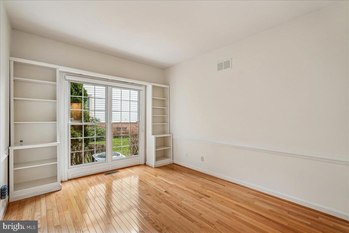 8411 BLACK STALLION PL, VIENNA, Virginia 22182, 4 Bedrooms Bedrooms, ,3 BathroomsBathrooms,Residential,For sale,8411 BLACK STALLION PL,VAFX2292694 MLS # VAFX2292694