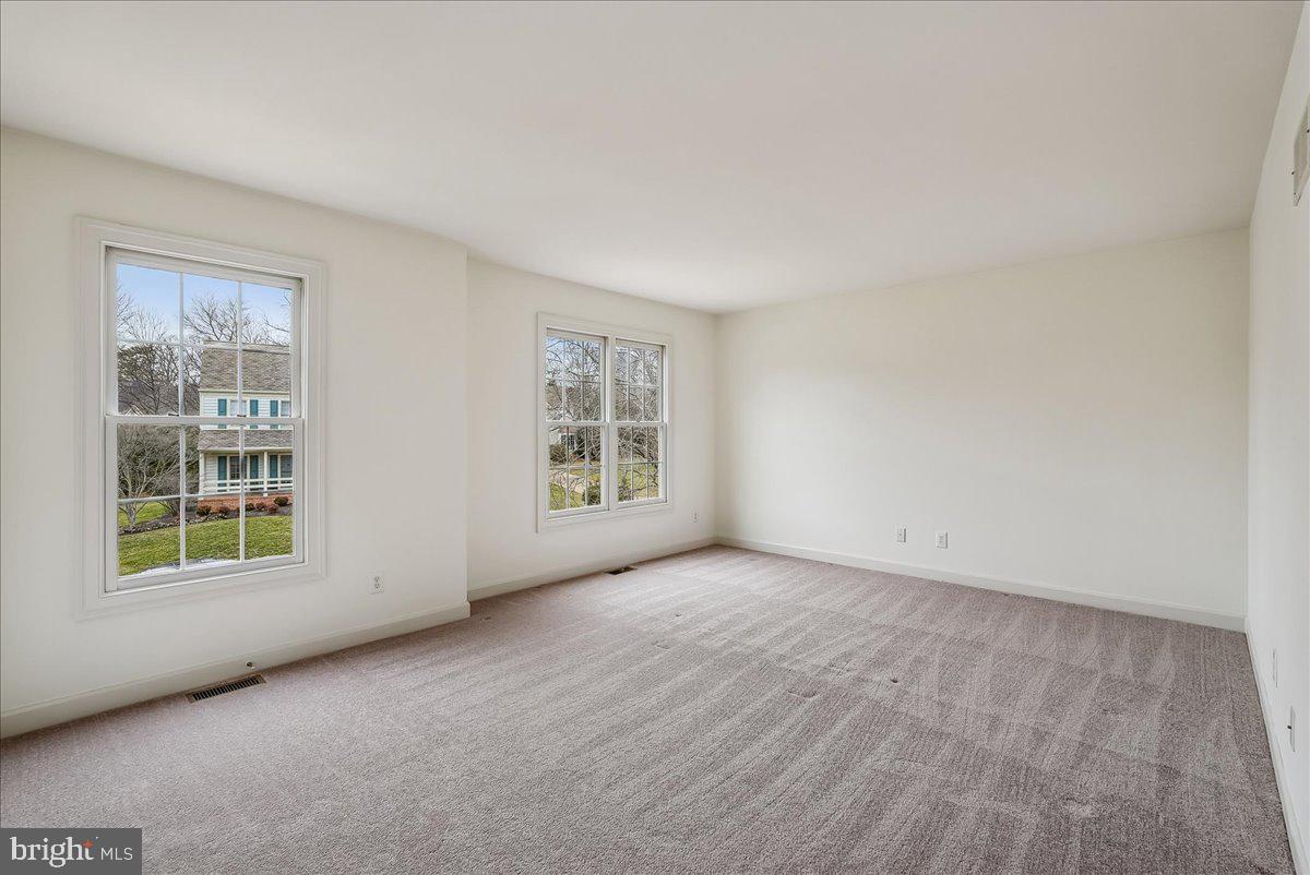 8411 BLACK STALLION PL, VIENNA, Virginia 22182, 4 Bedrooms Bedrooms, ,3 BathroomsBathrooms,Residential,For sale,8411 BLACK STALLION PL,VAFX2292694 MLS # VAFX2292694