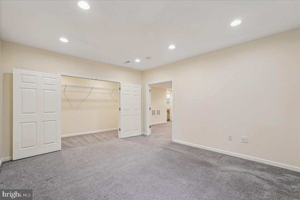 8411 BLACK STALLION PL, VIENNA, Virginia 22182, 4 Bedrooms Bedrooms, ,3 BathroomsBathrooms,Residential,For sale,8411 BLACK STALLION PL,VAFX2292694 MLS # VAFX2292694