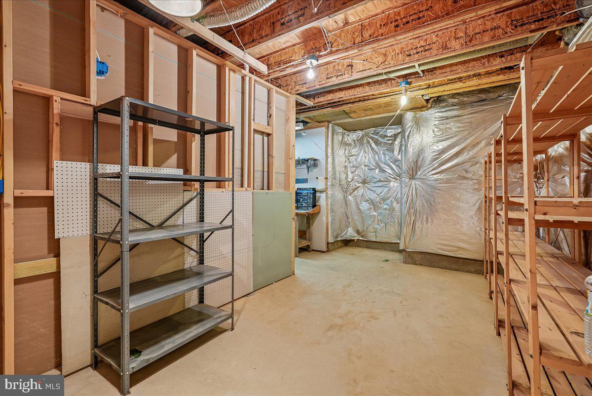 8411 BLACK STALLION PL, VIENNA, Virginia 22182, 4 Bedrooms Bedrooms, ,3 BathroomsBathrooms,Residential,For sale,8411 BLACK STALLION PL,VAFX2292694 MLS # VAFX2292694