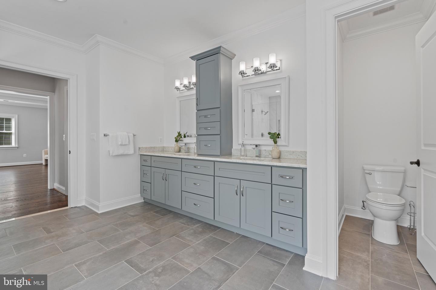 7606 LEONARD DR, FALLS CHURCH, Virginia 22043, 5 Bedrooms Bedrooms, ,5 BathroomsBathrooms,Residential,For sale,7606 LEONARD DR,VAFX2292700 MLS # VAFX2292700