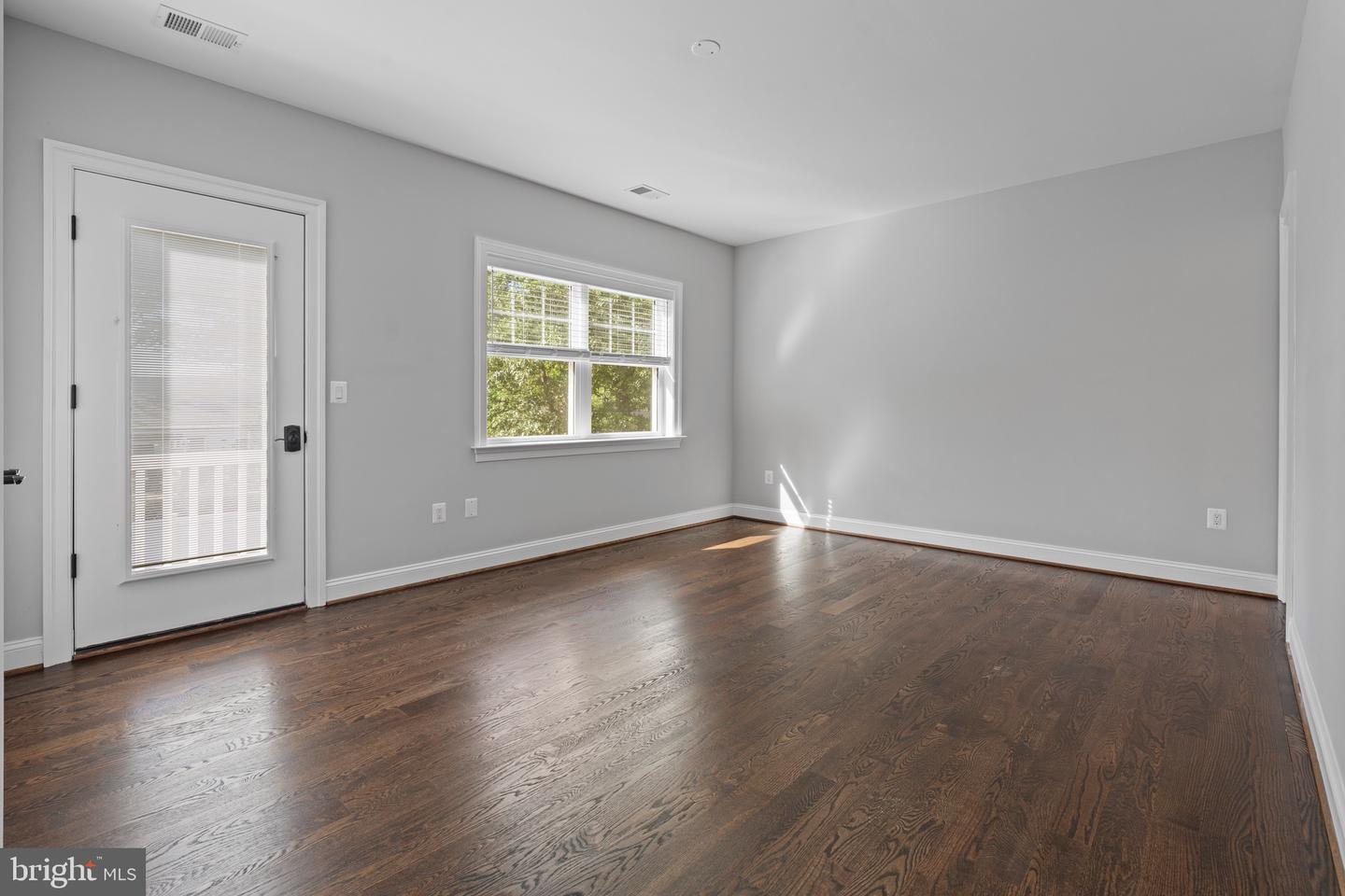 7606 LEONARD DR, FALLS CHURCH, Virginia 22043, 5 Bedrooms Bedrooms, ,5 BathroomsBathrooms,Residential,For sale,7606 LEONARD DR,VAFX2292700 MLS # VAFX2292700