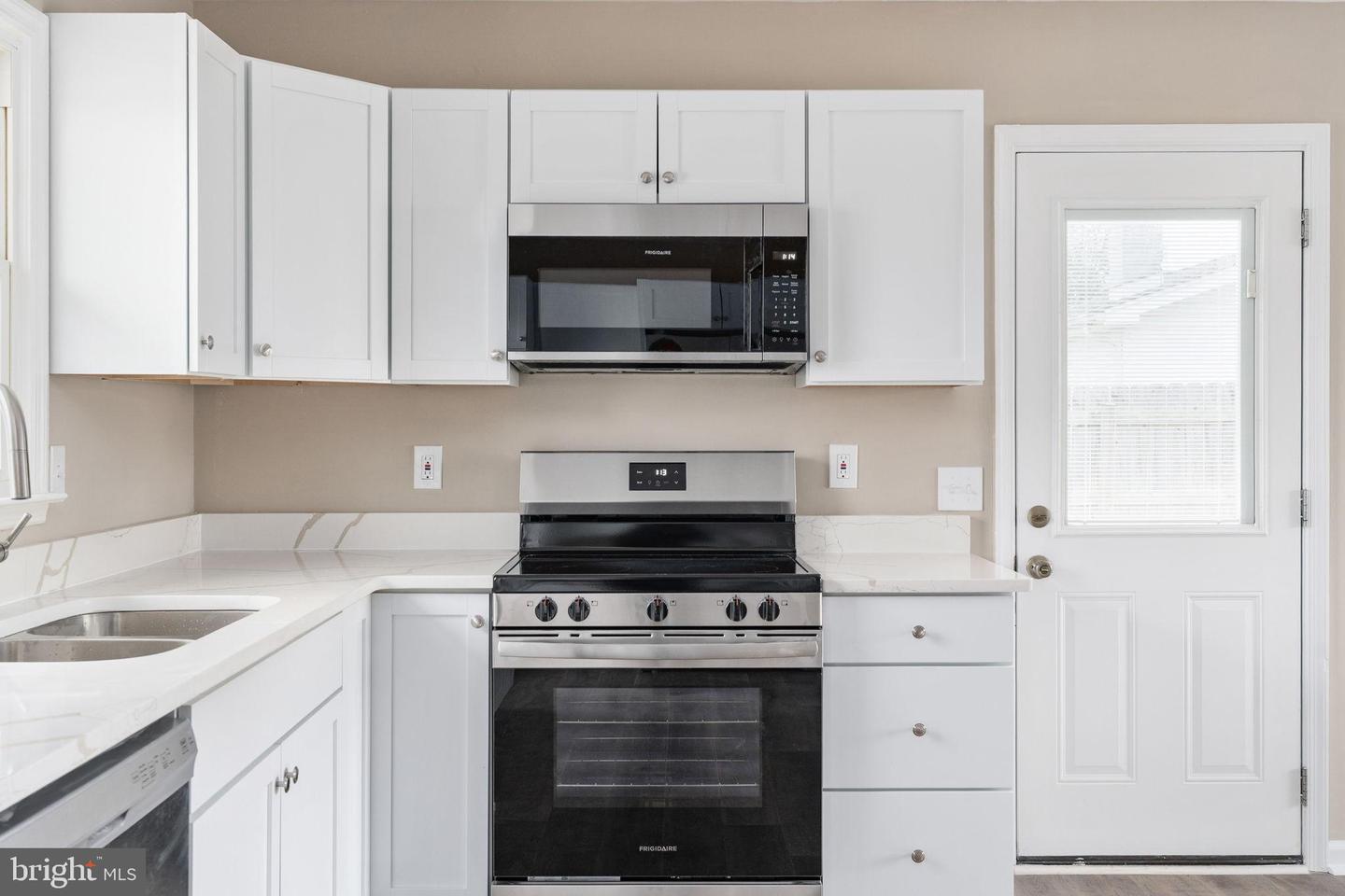 402 SULLIVAN DR, FREDERICKSBURG, Virginia 22405, 3 Bedrooms Bedrooms, 7 Rooms Rooms,2 BathroomsBathrooms,Residential,For sale,402 SULLIVAN DR,VAST2046460 MLS # VAST2046460