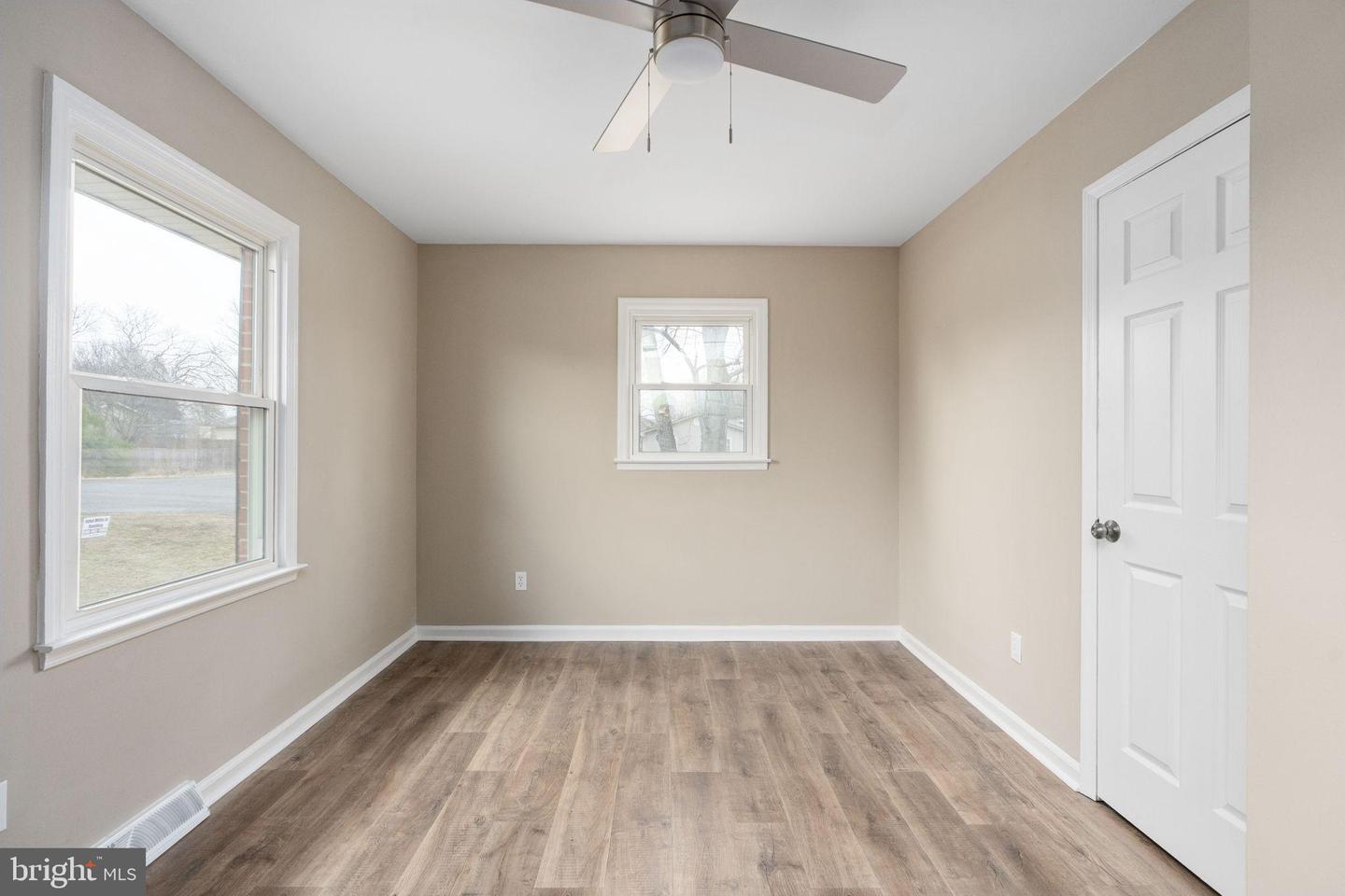 402 SULLIVAN DR, FREDERICKSBURG, Virginia 22405, 3 Bedrooms Bedrooms, 7 Rooms Rooms,2 BathroomsBathrooms,Residential,For sale,402 SULLIVAN DR,VAST2046460 MLS # VAST2046460