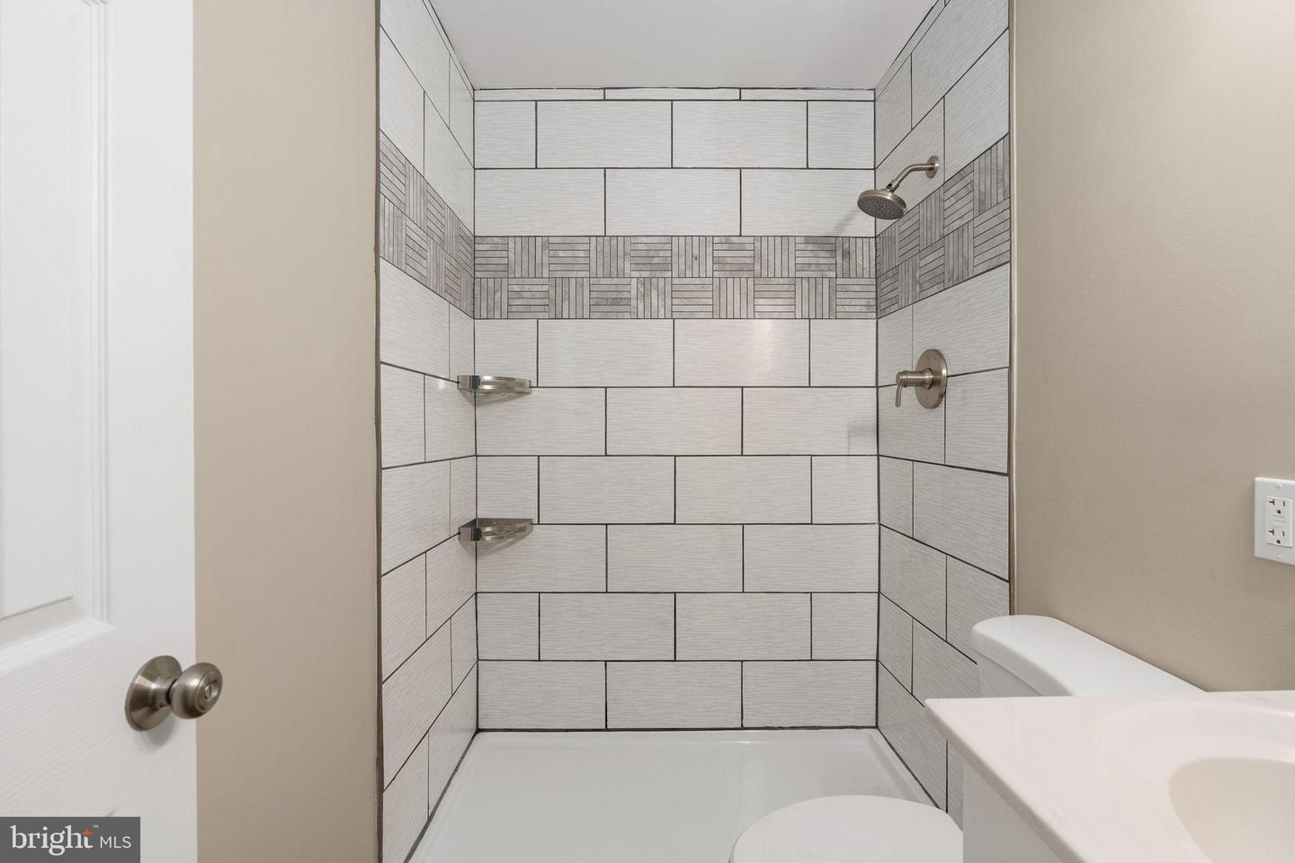 402 SULLIVAN DR, FREDERICKSBURG, Virginia 22405, 3 Bedrooms Bedrooms, 7 Rooms Rooms,2 BathroomsBathrooms,Residential,For sale,402 SULLIVAN DR,VAST2046460 MLS # VAST2046460