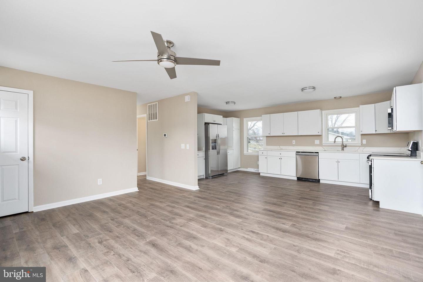 402 SULLIVAN DR, FREDERICKSBURG, Virginia 22405, 3 Bedrooms Bedrooms, 7 Rooms Rooms,2 BathroomsBathrooms,Residential,For sale,402 SULLIVAN DR,VAST2046460 MLS # VAST2046460