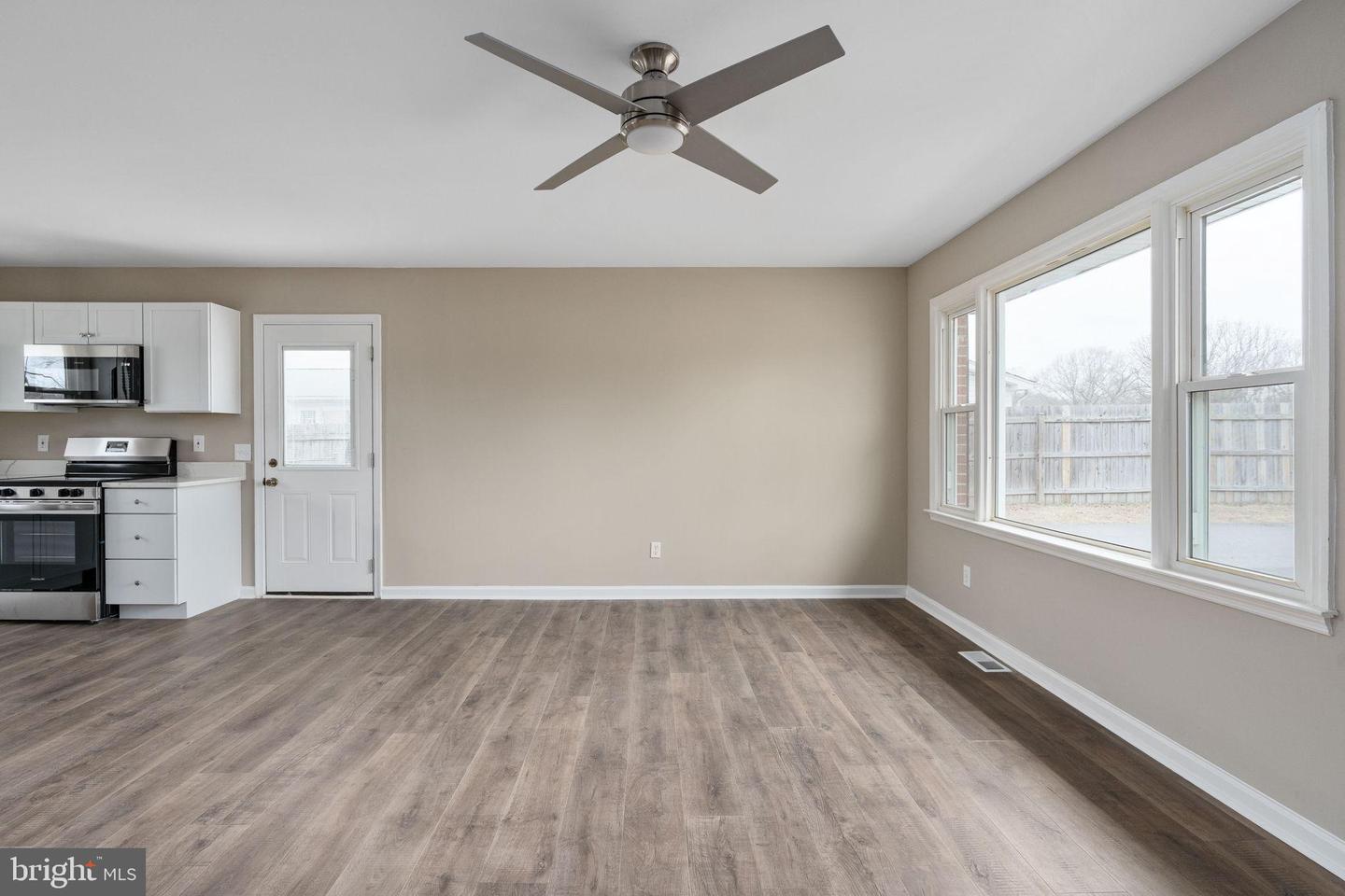 402 SULLIVAN DR, FREDERICKSBURG, Virginia 22405, 3 Bedrooms Bedrooms, 7 Rooms Rooms,2 BathroomsBathrooms,Residential,For sale,402 SULLIVAN DR,VAST2046460 MLS # VAST2046460