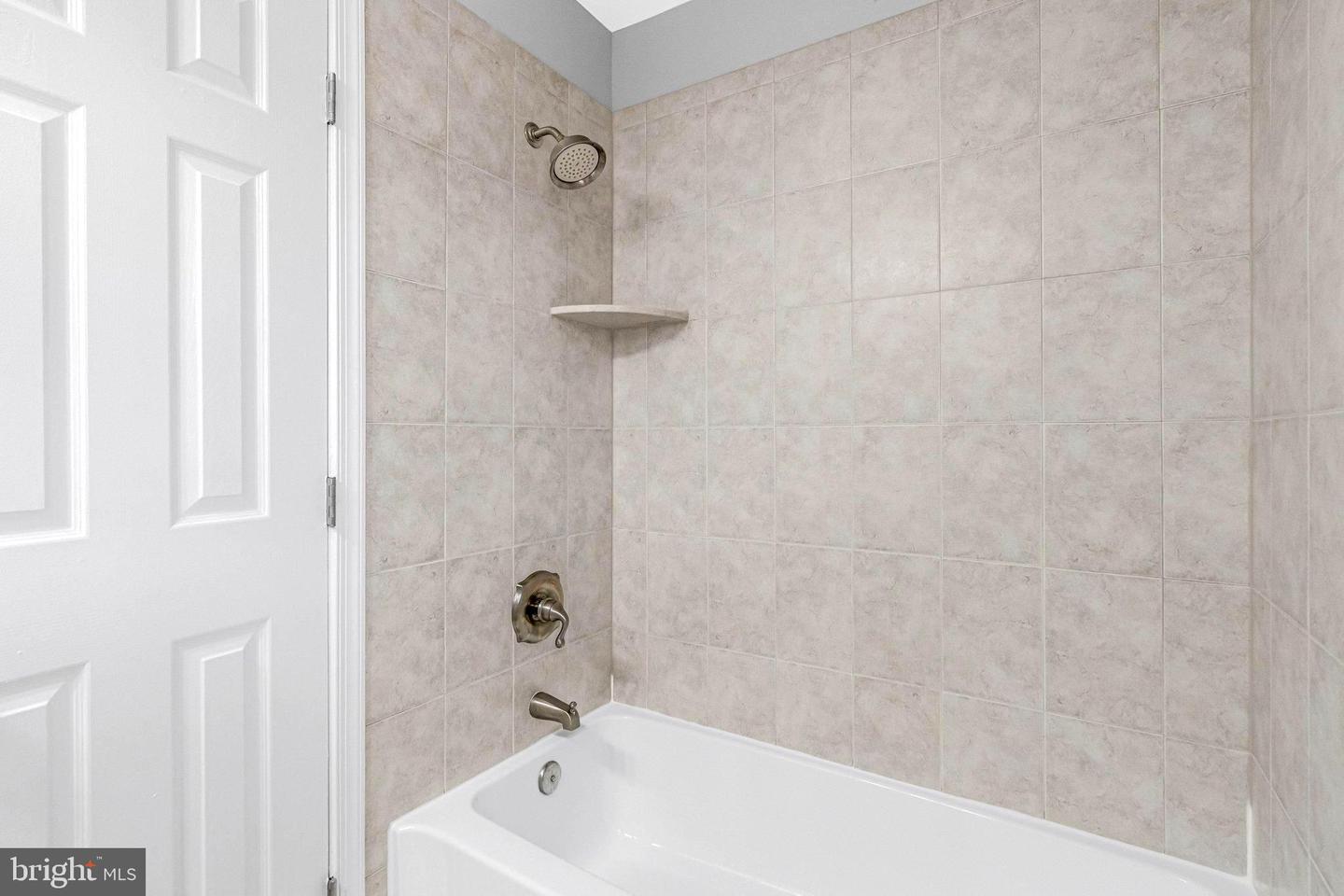 119 WESTWICK CT #6, STERLING, Virginia 20165, 2 Bedrooms Bedrooms, ,2 BathroomsBathrooms,Residential,For sale,119 WESTWICK CT #6,VALO2116770 MLS # VALO2116770