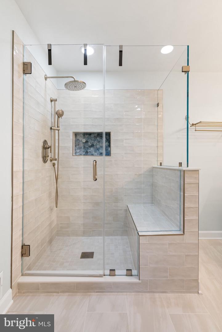 12495 MANCHESTER WAY, WOODBRIDGE, Virginia 22192, 3 Bedrooms Bedrooms, ,3 BathroomsBathrooms,Residential,For sale,12495 MANCHESTER WAY,VAPW2113312 MLS # VAPW2113312