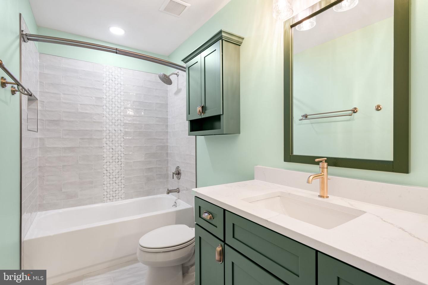 12495 MANCHESTER WAY, WOODBRIDGE, Virginia 22192, 3 Bedrooms Bedrooms, ,3 BathroomsBathrooms,Residential,For sale,12495 MANCHESTER WAY,VAPW2113312 MLS # VAPW2113312