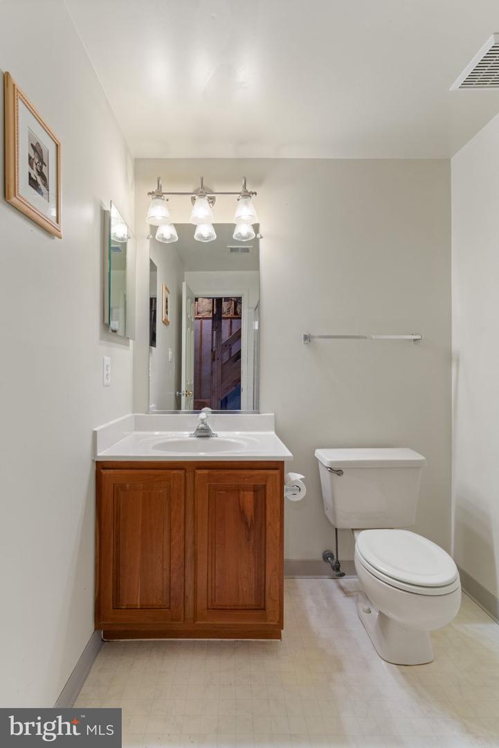 12495 MANCHESTER WAY, WOODBRIDGE, Virginia 22192, 3 Bedrooms Bedrooms, ,3 BathroomsBathrooms,Residential,For sale,12495 MANCHESTER WAY,VAPW2113312 MLS # VAPW2113312