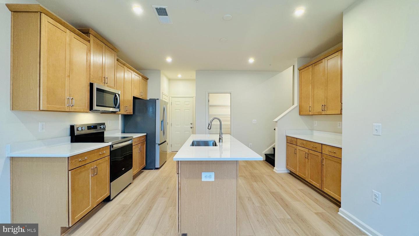 2613 RIVER BIRCH ROAD, HERNDON, Virginia 20171, 3 Bedrooms Bedrooms, ,2 BathroomsBathrooms,Residential,For sale,2613 RIVER BIRCH ROAD,VAFX2292882 MLS # VAFX2292882