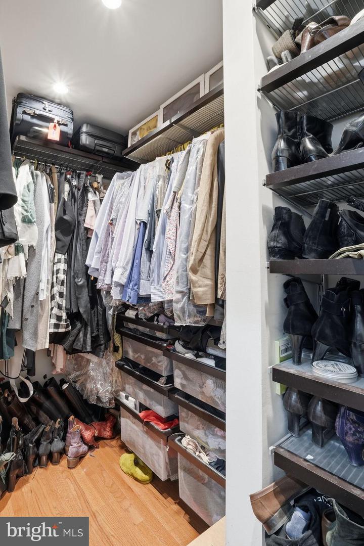 715 HAWKINS WAY, ALEXANDRIA, Virginia 22314, 4 Bedrooms Bedrooms, 9 Rooms Rooms,4 BathroomsBathrooms,Residential,For sale,715 HAWKINS WAY,VAAX2054520 MLS # VAAX2054520