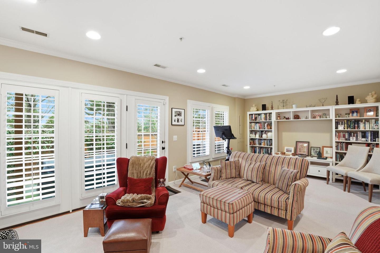 715 HAWKINS WAY, ALEXANDRIA, Virginia 22314, 4 Bedrooms Bedrooms, 9 Rooms Rooms,4 BathroomsBathrooms,Residential,For sale,715 HAWKINS WAY,VAAX2054520 MLS # VAAX2054520