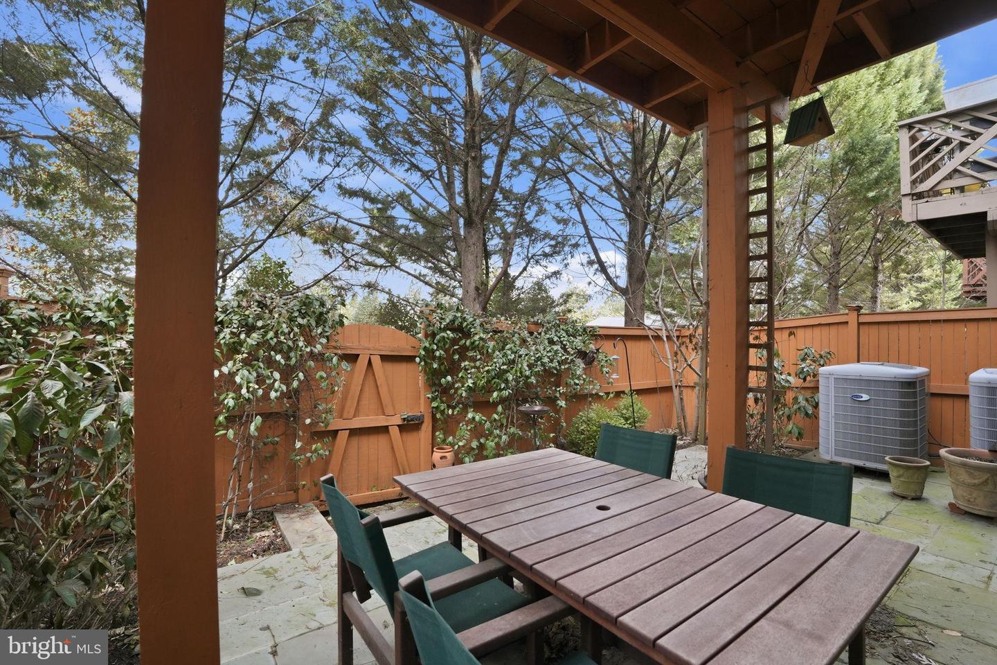 715 HAWKINS WAY, ALEXANDRIA, Virginia 22314, 4 Bedrooms Bedrooms, 9 Rooms Rooms,4 BathroomsBathrooms,Residential,For sale,715 HAWKINS WAY,VAAX2054520 MLS # VAAX2054520