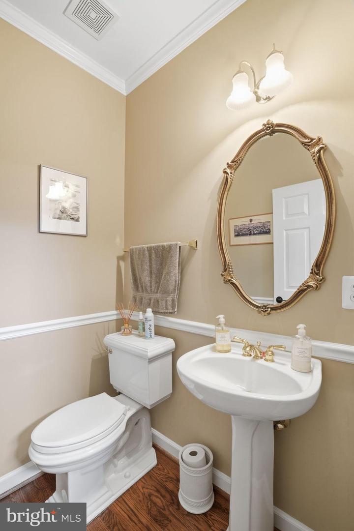 715 HAWKINS WAY, ALEXANDRIA, Virginia 22314, 4 Bedrooms Bedrooms, 9 Rooms Rooms,4 BathroomsBathrooms,Residential,For sale,715 HAWKINS WAY,VAAX2054520 MLS # VAAX2054520