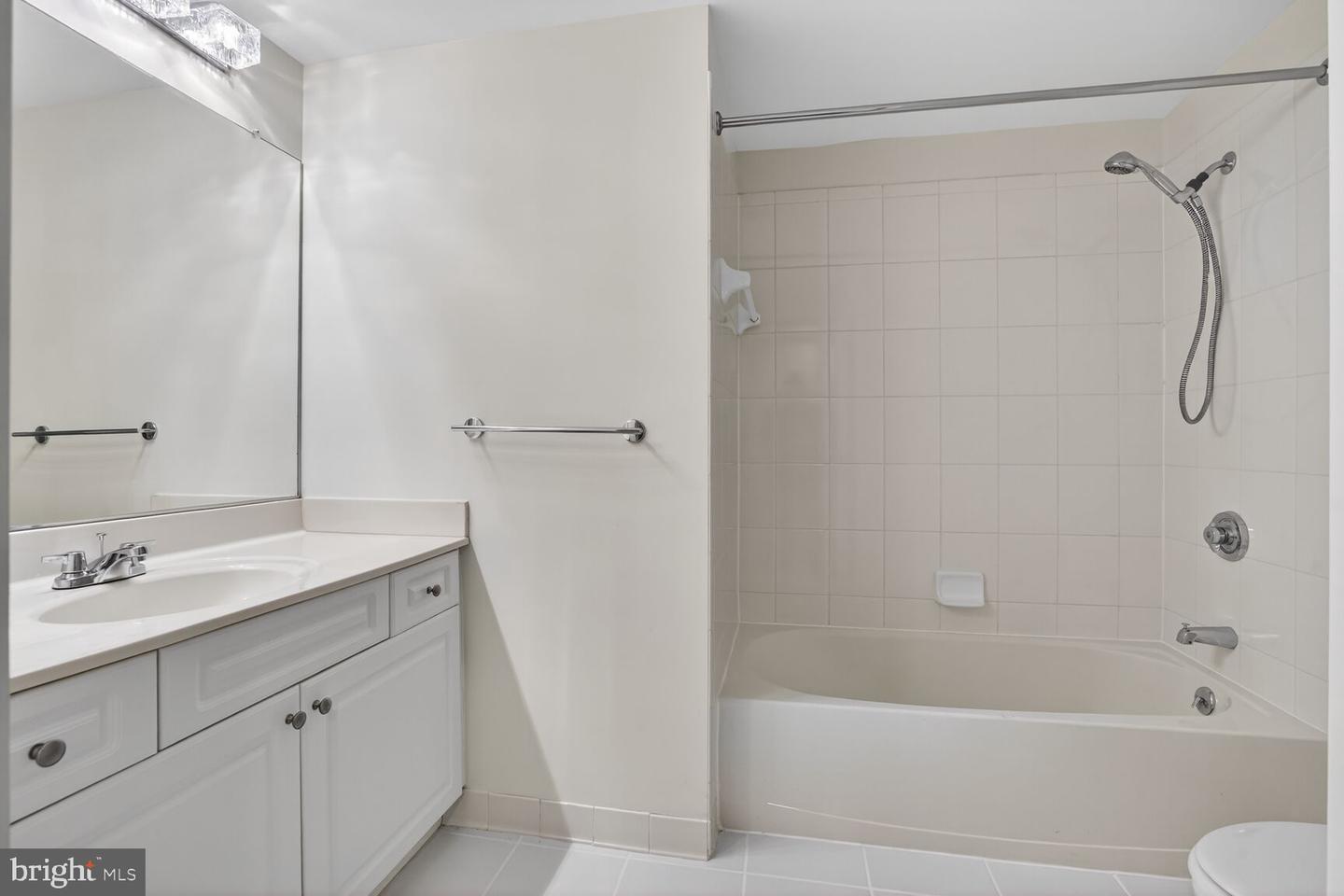 2726 GALLOWS RD #619, VIENNA, Virginia 22180, 2 Bedrooms Bedrooms, ,2 BathroomsBathrooms,Residential,For sale,2726 GALLOWS RD #619,VAFX2292938 MLS # VAFX2292938