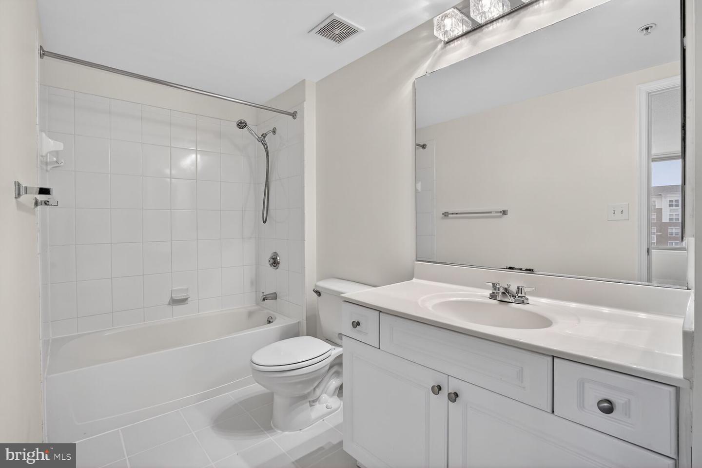 2726 GALLOWS RD #619, VIENNA, Virginia 22180, 2 Bedrooms Bedrooms, ,2 BathroomsBathrooms,Residential,For sale,2726 GALLOWS RD #619,VAFX2292938 MLS # VAFX2292938