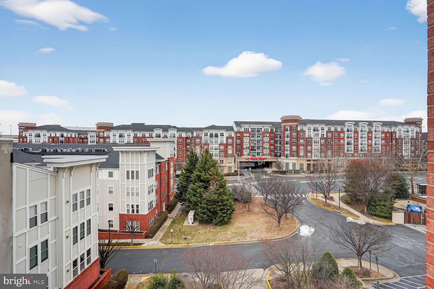 2726 GALLOWS RD #619, VIENNA, Virginia 22180, 2 Bedrooms Bedrooms, ,2 BathroomsBathrooms,Residential,For sale,2726 GALLOWS RD #619,VAFX2292938 MLS # VAFX2292938