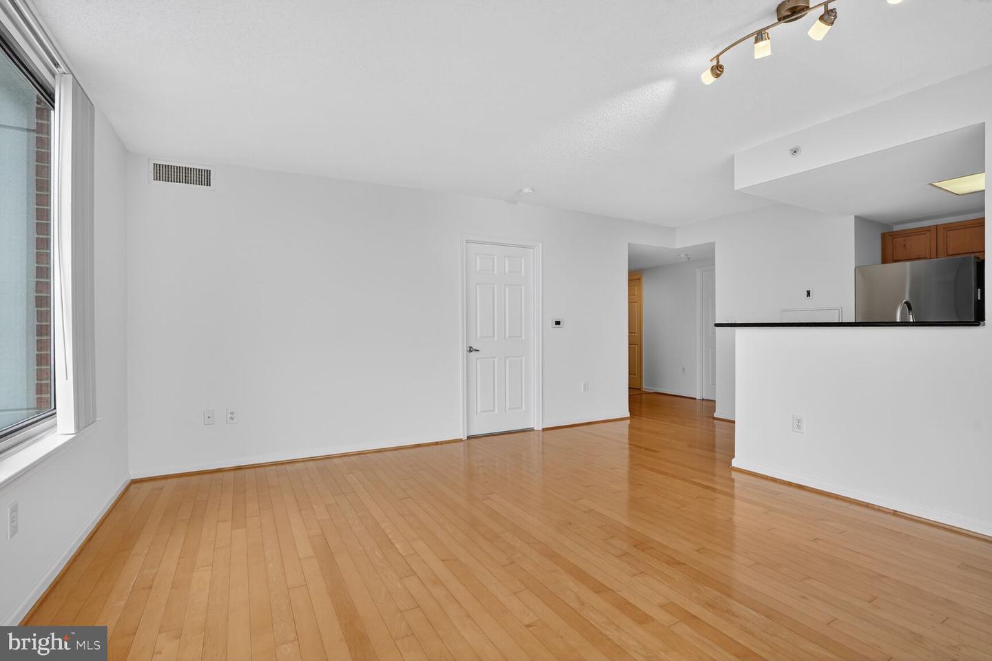 2726 GALLOWS RD #619, VIENNA, Virginia 22180, 2 Bedrooms Bedrooms, ,2 BathroomsBathrooms,Residential,For sale,2726 GALLOWS RD #619,VAFX2292938 MLS # VAFX2292938