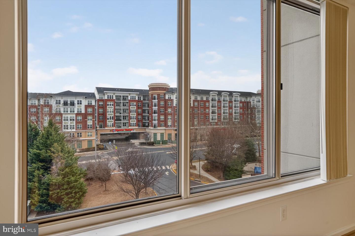 2726 GALLOWS RD #619, VIENNA, Virginia 22180, 2 Bedrooms Bedrooms, ,2 BathroomsBathrooms,Residential,For sale,2726 GALLOWS RD #619,VAFX2292938 MLS # VAFX2292938