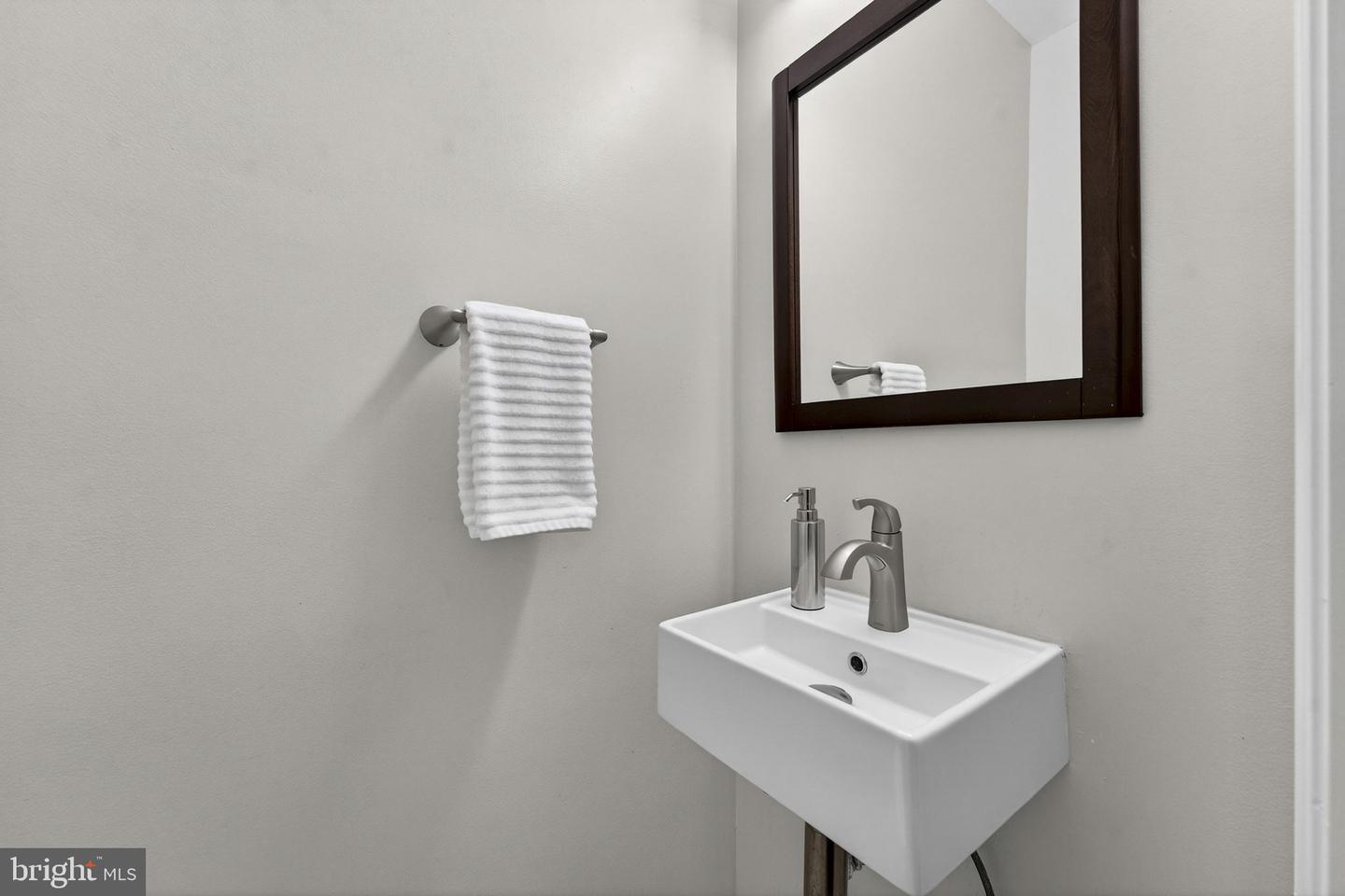 1628 MASSACHUSETTS AVE SE, WASHINGTON, District Of Columbia 20003, 4 Bedrooms Bedrooms, ,2 BathroomsBathrooms,Residential,For sale,1628 MASSACHUSETTS AVE SE,DCDC2247956 MLS # DCDC2247956 1628 MASSACHUSETTS AVE SE, WASHINGTON, District Of Columbia 20003, 4 Bedrooms Bedrooms, ,2 BathroomsBathrooms,Residential,For sale,1628 MASSACHUSETTS AVE SE,DCDC2247956 MLS # DCDC2247956