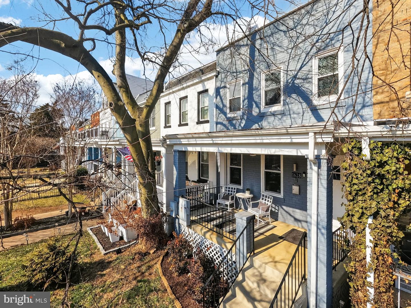 1628 MASSACHUSETTS AVE SE, WASHINGTON, District Of Columbia 20003, 4 Bedrooms Bedrooms, ,2 BathroomsBathrooms,Residential,For sale,1628 MASSACHUSETTS AVE SE,DCDC2247956 MLS # DCDC2247956