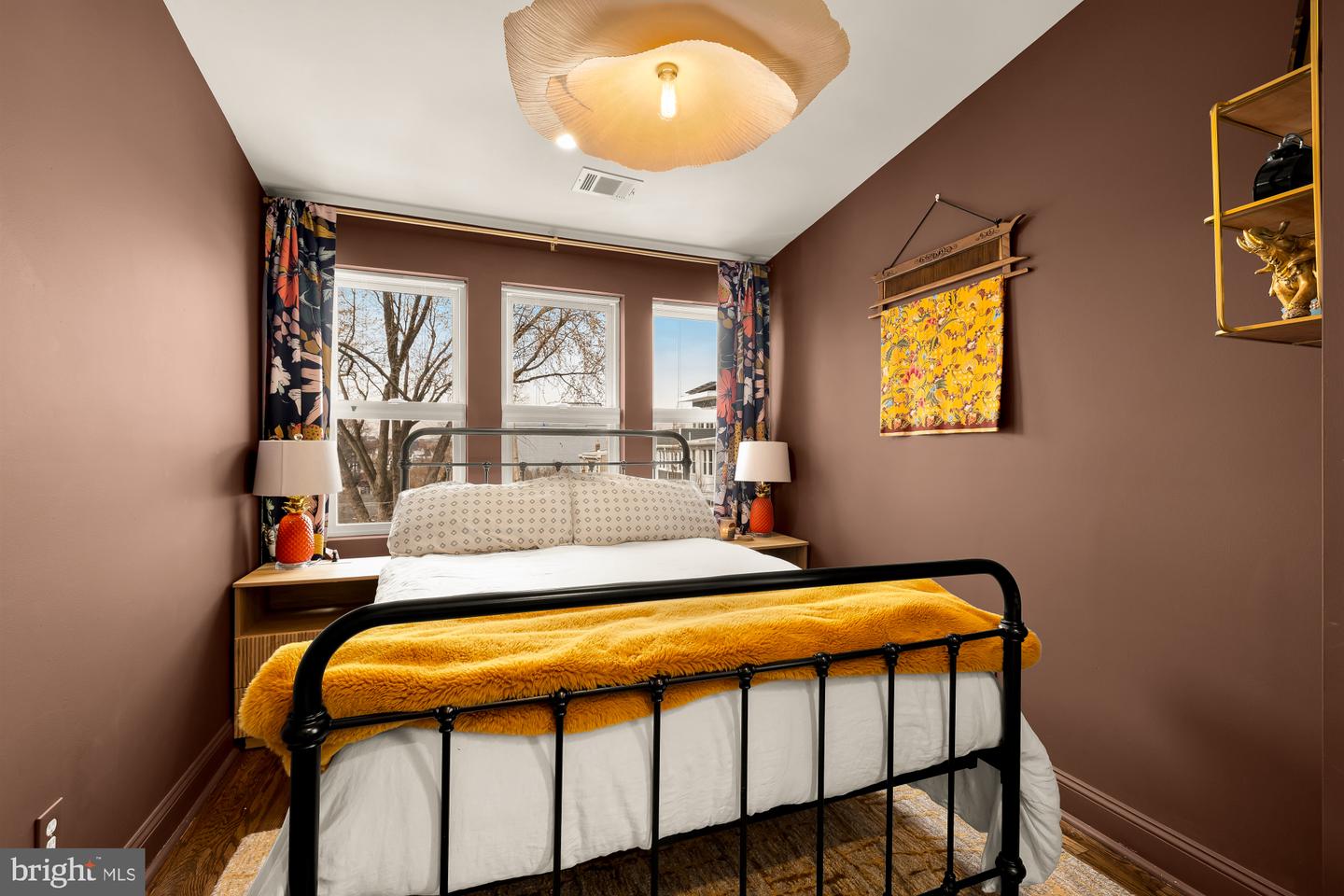 2124 NORTH CAPITOL ST NW, WASHINGTON, District Of Columbia 20002, 4 Bedrooms Bedrooms, ,2 BathroomsBathrooms,Residential,For sale,2124 NORTH CAPITOL ST NW,DCDC2247988 MLS # DCDC2247988