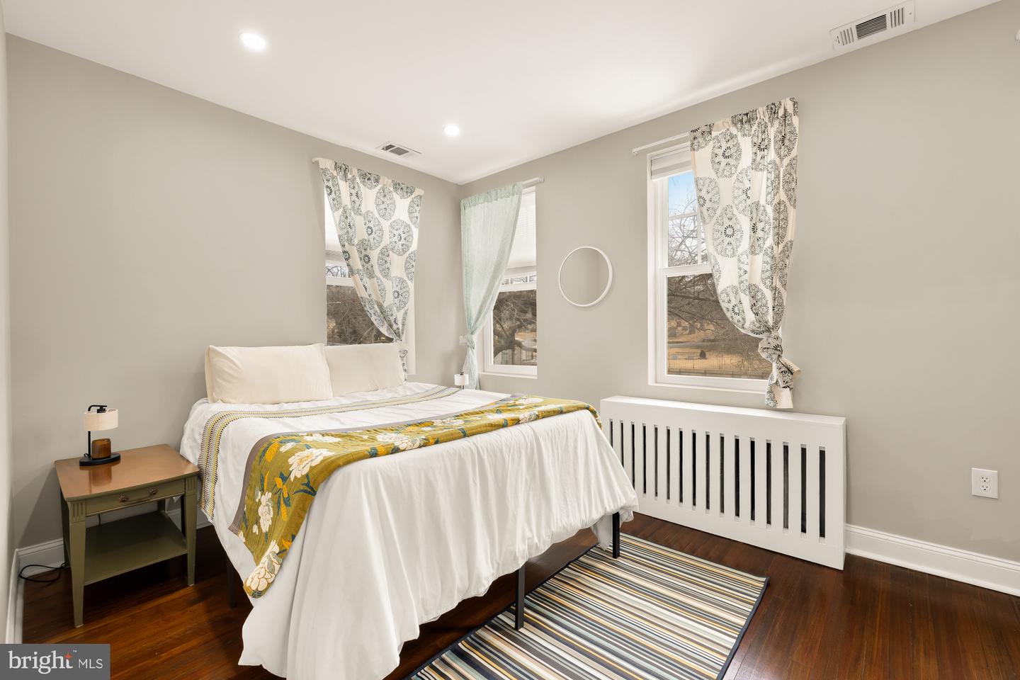 2124 NORTH CAPITOL ST NW, WASHINGTON, District Of Columbia 20002, 4 Bedrooms Bedrooms, ,2 BathroomsBathrooms,Residential,For sale,2124 NORTH CAPITOL ST NW,DCDC2247988 MLS # DCDC2247988