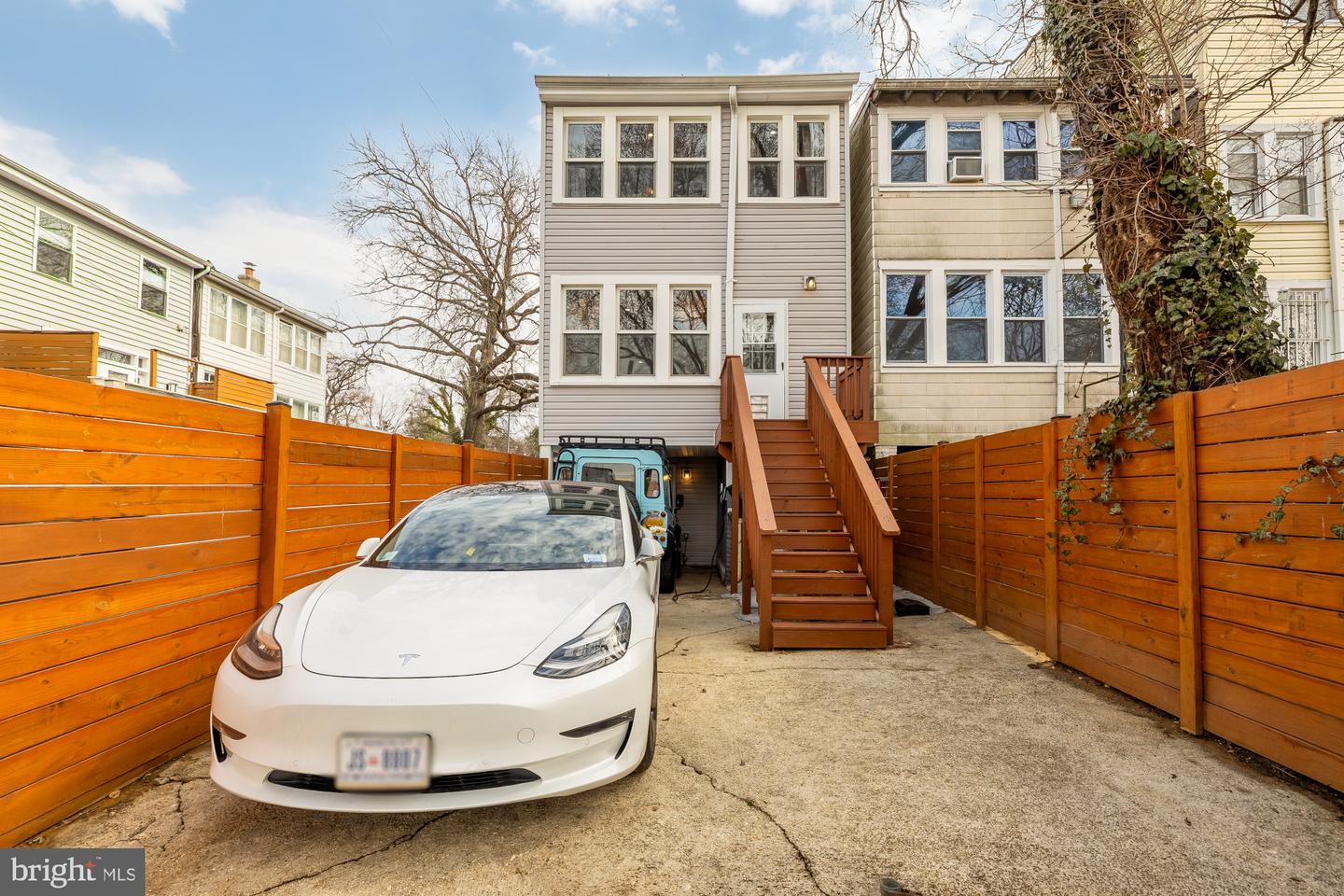 2124 NORTH CAPITOL ST NW, WASHINGTON, District Of Columbia 20002, 4 Bedrooms Bedrooms, ,2 BathroomsBathrooms,Residential,For sale,2124 NORTH CAPITOL ST NW,DCDC2247988 MLS # DCDC2247988