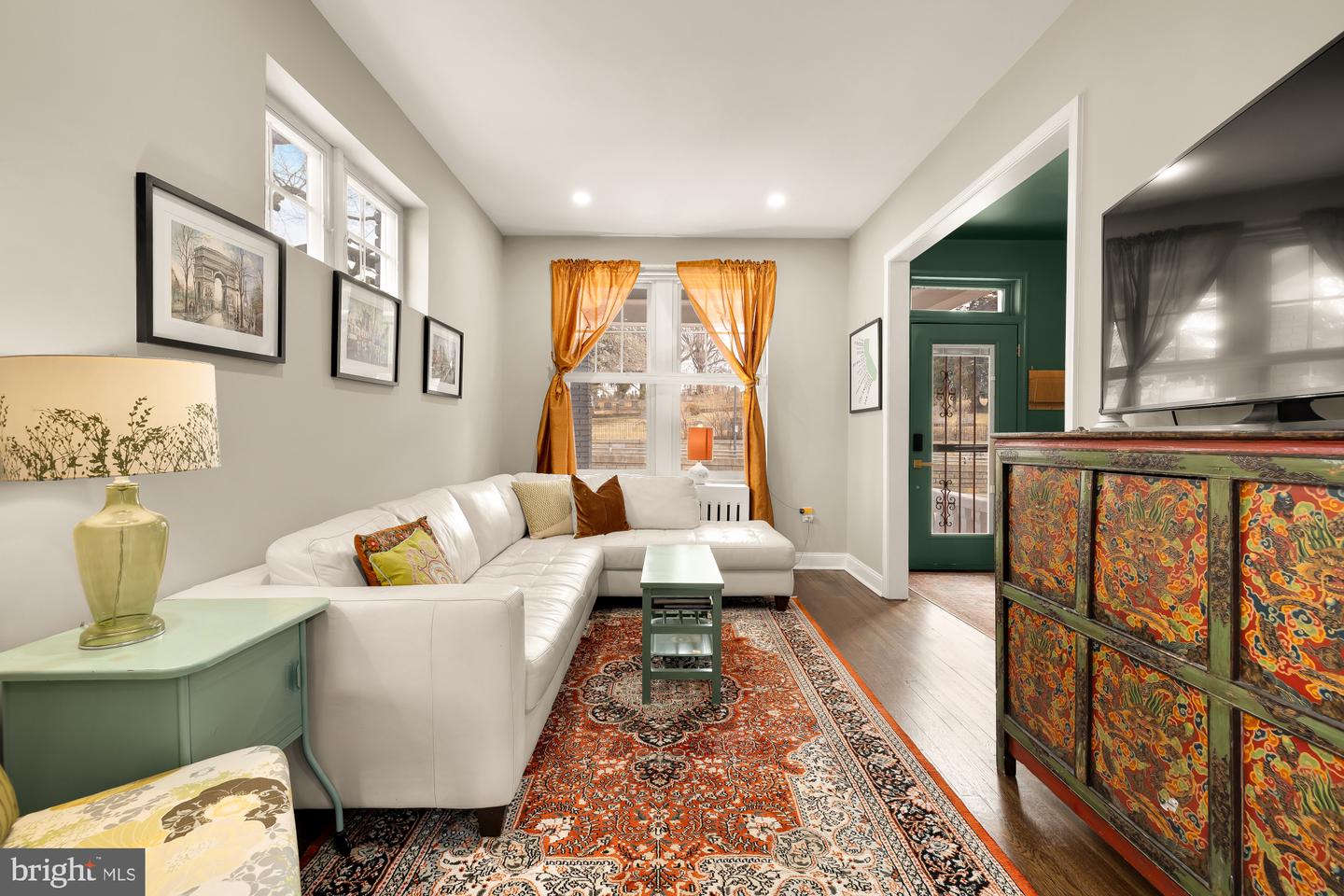 2124 NORTH CAPITOL ST NW, WASHINGTON, District Of Columbia 20002, 4 Bedrooms Bedrooms, ,2 BathroomsBathrooms,Residential,For sale,2124 NORTH CAPITOL ST NW,DCDC2247988 MLS # DCDC2247988