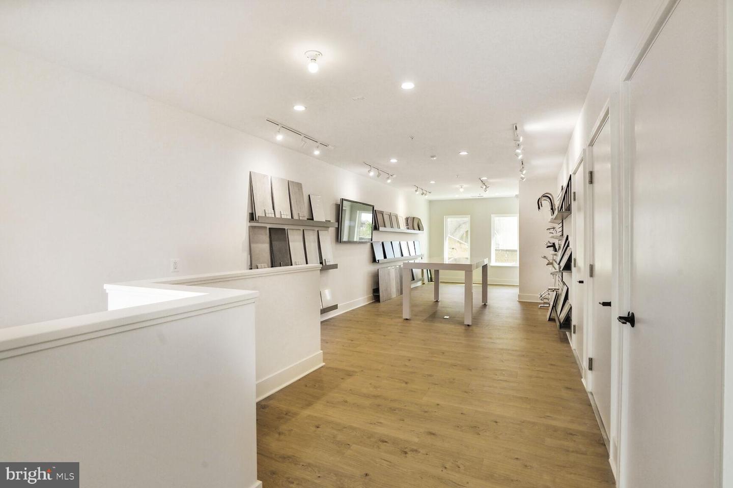 61 LOWER SERVICE CT NW #877, WASHINGTON, District Of Columbia 20001, 3 Bedrooms Bedrooms, ,3 BathroomsBathrooms,Residential,For sale,61 LOWER SERVICE CT NW #877,DCDC2247998 MLS # DCDC2247998