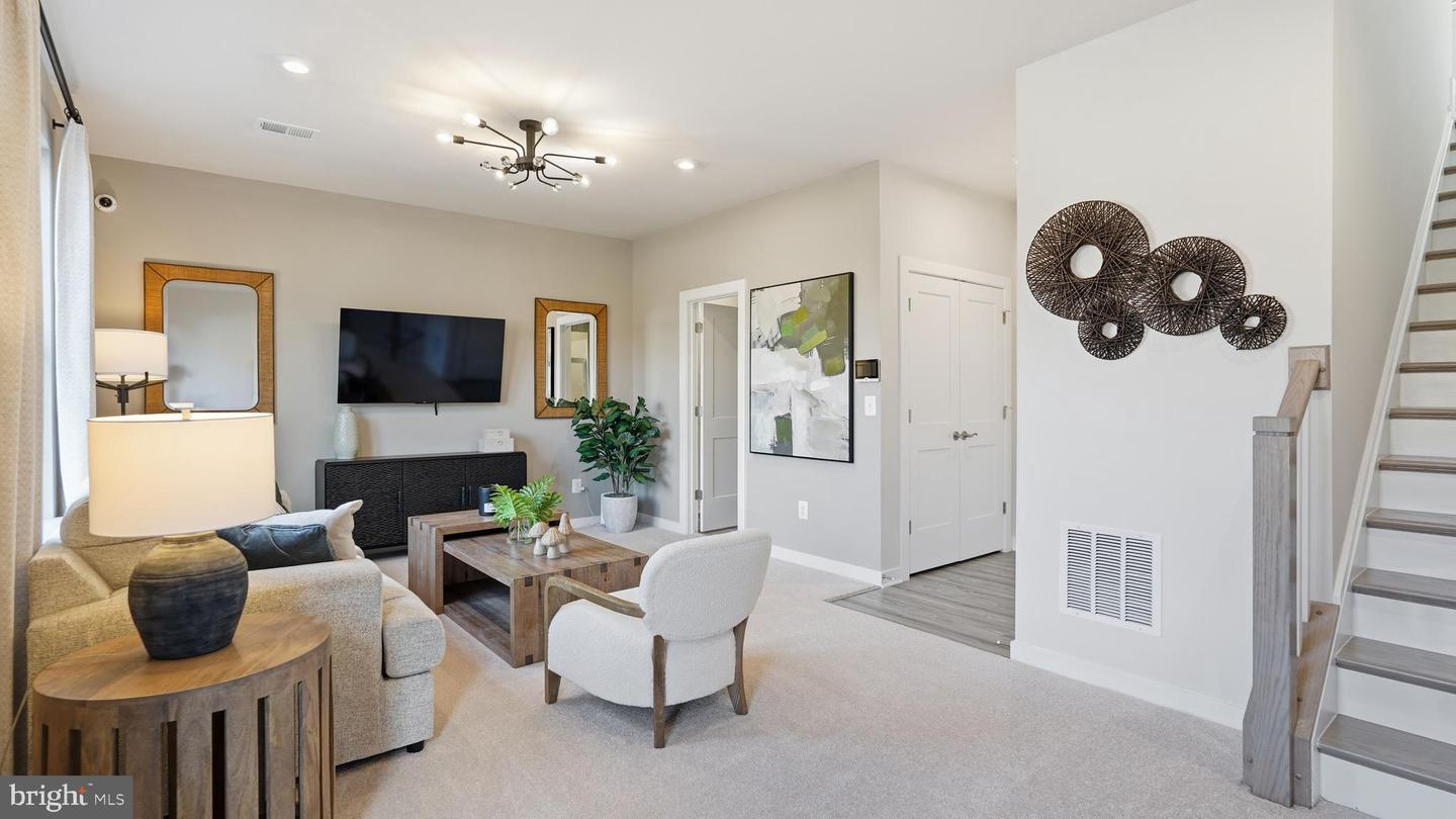 17399 WALNUT GROVE WAY, DUMFRIES, Virginia 22026, 3 Bedrooms Bedrooms, ,2 BathroomsBathrooms,Residential,For sale,17399 WALNUT GROVE WAY,VAPW2113368 MLS # VAPW2113368