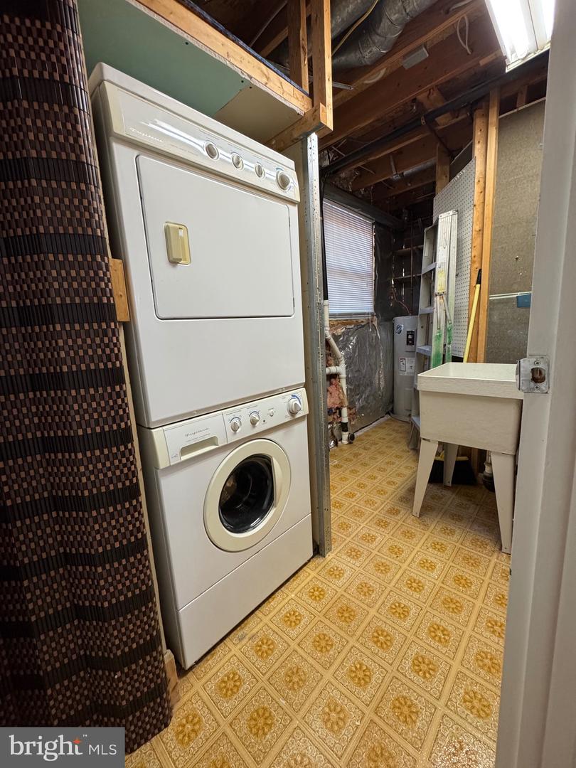 2832 NEW PROVIDENCE CT, FALLS CHURCH, Virginia 22042, 3 Bedrooms Bedrooms, ,2 BathroomsBathrooms,Residential,For sale,2832 NEW PROVIDENCE CT,VAFX2292986 MLS # VAFX2292986