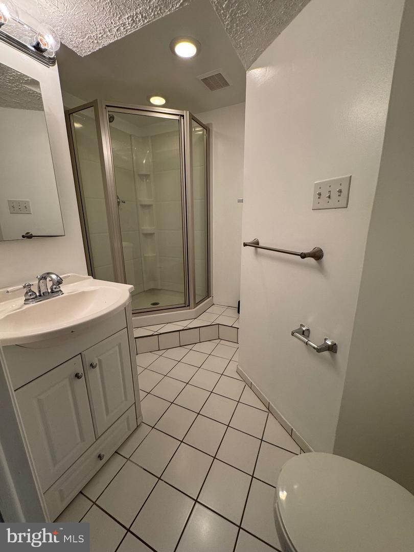 2832 NEW PROVIDENCE CT, FALLS CHURCH, Virginia 22042, 3 Bedrooms Bedrooms, ,2 BathroomsBathrooms,Residential,For sale,2832 NEW PROVIDENCE CT,VAFX2292986 MLS # VAFX2292986