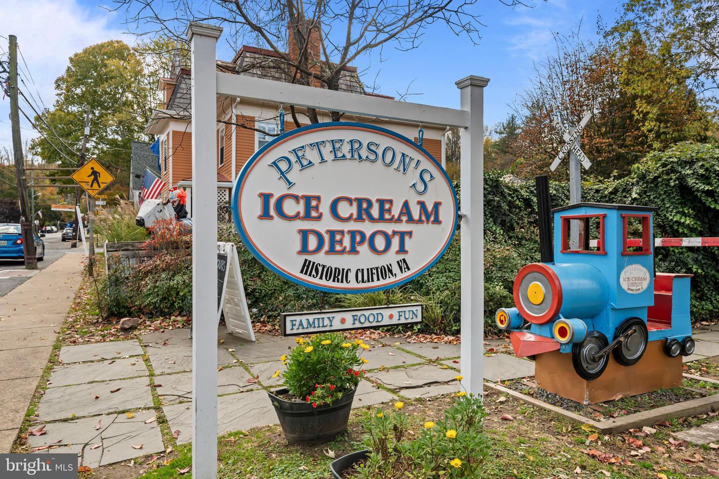 13025 YATES FORD RD, CLIFTON, Virginia 20124, 6 Bedrooms Bedrooms, 23 Rooms Rooms,6 BathroomsBathrooms,Residential,For sale,13025 YATES FORD RD,VAFX2292994 MLS # VAFX2292994