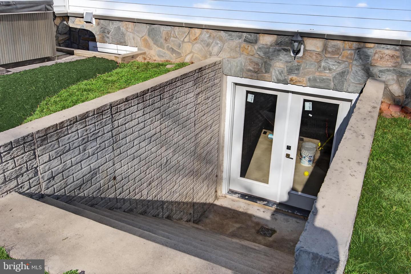 7726 SCHELHORN RD, ALEXANDRIA, Virginia 22306, 5 Bedrooms Bedrooms, ,5 BathroomsBathrooms,Residential,For sale,7726 SCHELHORN RD,VAFX2292998 MLS # VAFX2292998 7726 SCHELHORN RD, ALEXANDRIA, Virginia 22306, 5 Bedrooms Bedrooms, ,5 BathroomsBathrooms,Residential,For sale,7726 SCHELHORN RD,VAFX2292998 MLS # VAFX2292998