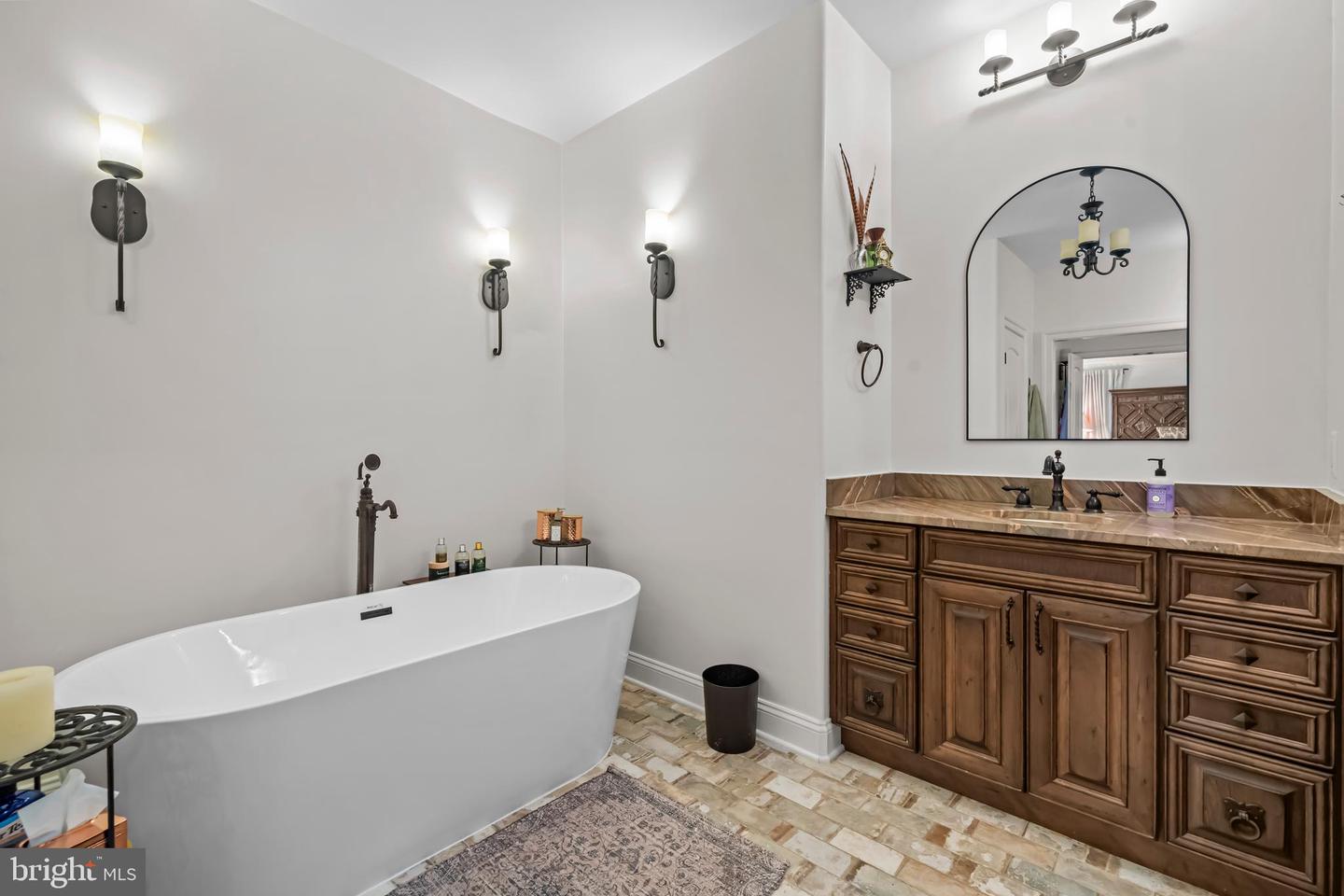 7800 GOLD FLINT CT, CLIFTON, Virginia 20124, 5 Bedrooms Bedrooms, ,6 BathroomsBathrooms,Residential,For sale,7800 GOLD FLINT CT,VAFX2293004 MLS # VAFX2293004