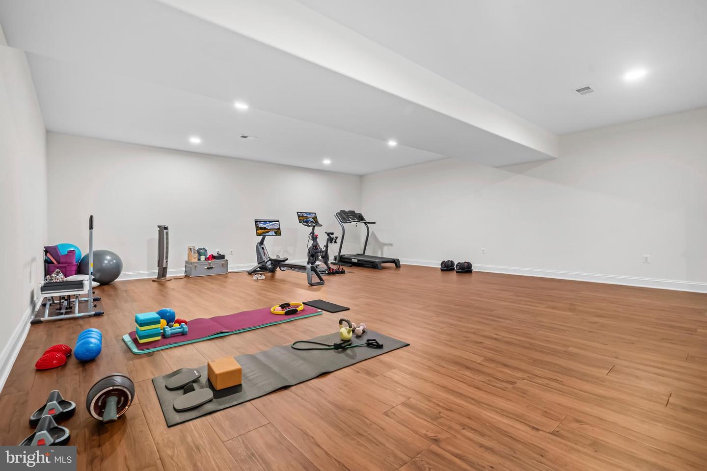 7800 GOLD FLINT CT, CLIFTON, Virginia 20124, 5 Bedrooms Bedrooms, ,6 BathroomsBathrooms,Residential,For sale,7800 GOLD FLINT CT,VAFX2293004 MLS # VAFX2293004