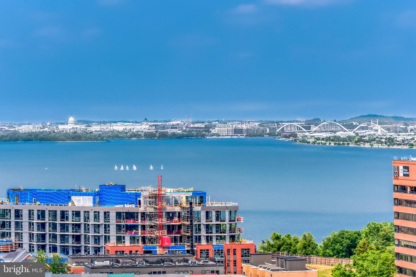 801 N PITT ST #411, ALEXANDRIA, Virginia 22314, ,1 BathroomBathrooms,Residential,For sale,801 N PITT ST #411,VAAX2054540 MLS # VAAX2054540