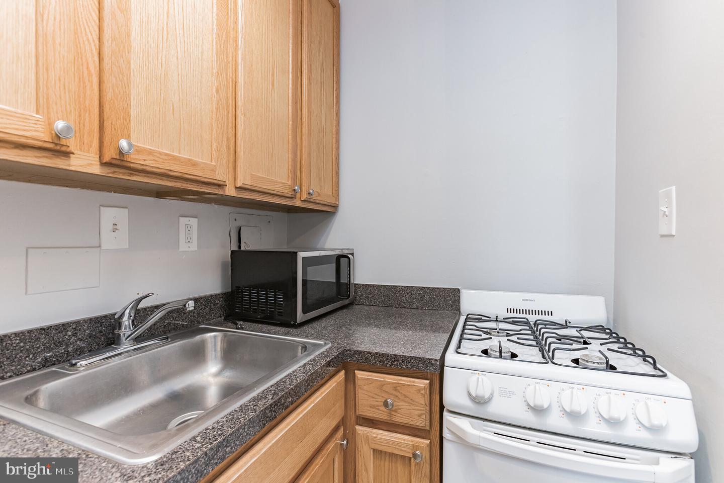 801 N PITT ST #411, ALEXANDRIA, Virginia 22314, ,1 BathroomBathrooms,Residential,For sale,801 N PITT ST #411,VAAX2054540 MLS # VAAX2054540