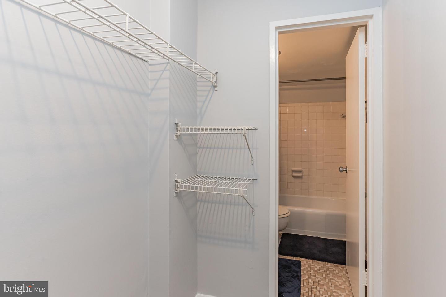 801 N PITT ST #411, ALEXANDRIA, Virginia 22314, ,1 BathroomBathrooms,Residential,For sale,801 N PITT ST #411,VAAX2054540 MLS # VAAX2054540