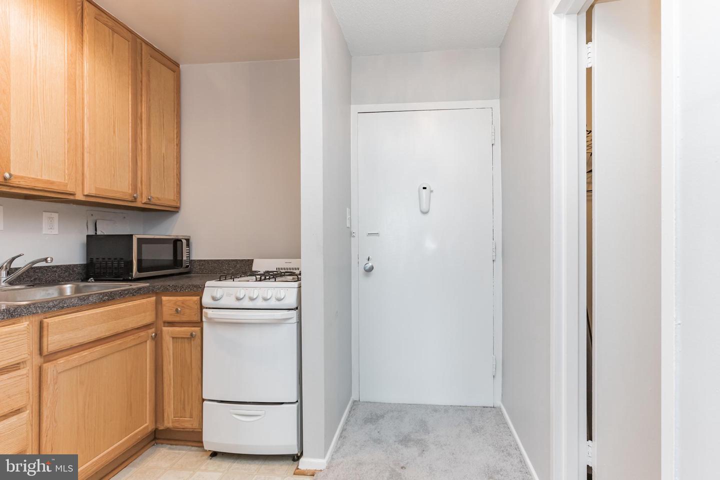 801 N PITT ST #411, ALEXANDRIA, Virginia 22314, ,1 BathroomBathrooms,Residential,For sale,801 N PITT ST #411,VAAX2054540 MLS # VAAX2054540