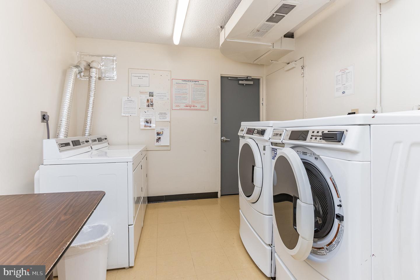 801 N PITT ST #411, ALEXANDRIA, Virginia 22314, ,1 BathroomBathrooms,Residential,For sale,801 N PITT ST #411,VAAX2054540 MLS # VAAX2054540