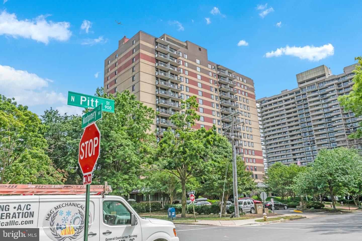 801 N PITT ST #411, ALEXANDRIA, Virginia 22314, ,1 BathroomBathrooms,Residential,For sale,801 N PITT ST #411,VAAX2054540 MLS # VAAX2054540