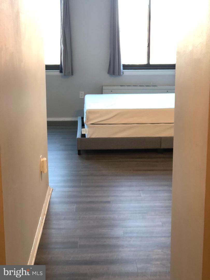 801 N PITT ST #411, ALEXANDRIA, Virginia 22314, ,1 BathroomBathrooms,Residential,For sale,801 N PITT ST #411,VAAX2054540 MLS # VAAX2054540