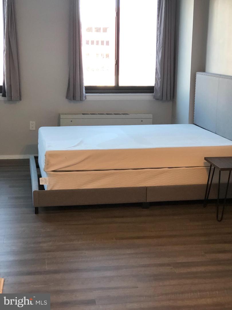 801 N PITT ST #411, ALEXANDRIA, Virginia 22314, ,1 BathroomBathrooms,Residential,For sale,801 N PITT ST #411,VAAX2054540 MLS # VAAX2054540