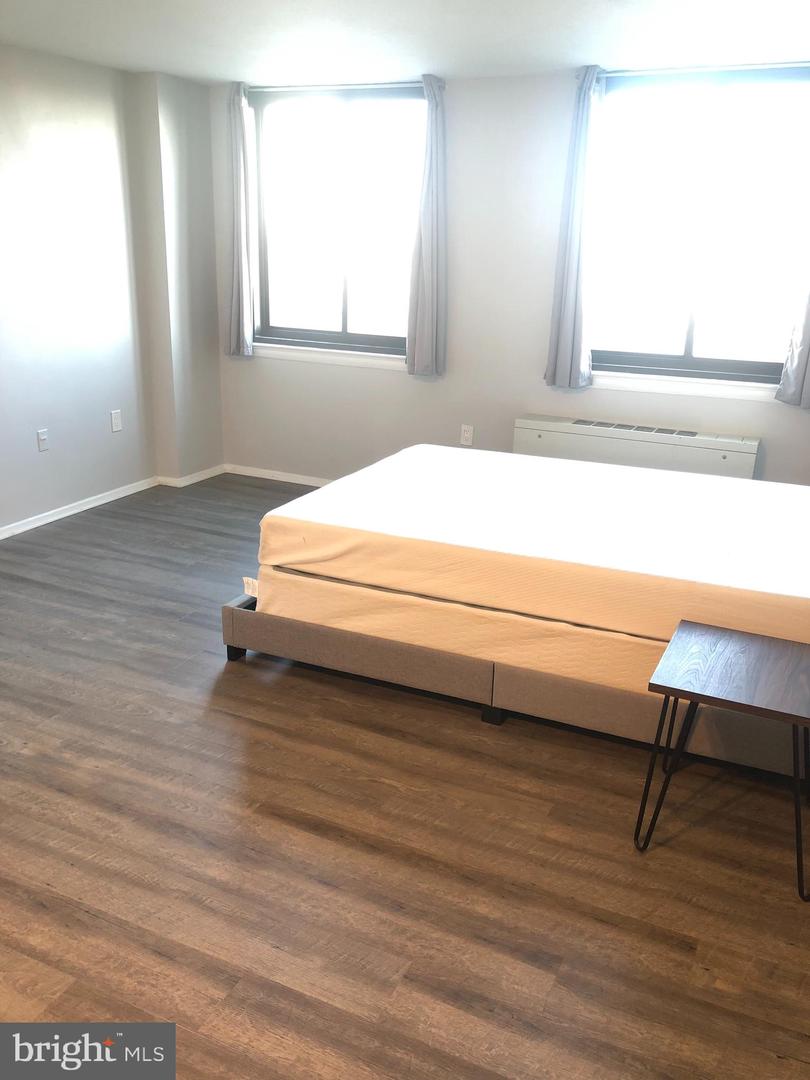 801 N PITT ST #411, ALEXANDRIA, Virginia 22314, ,1 BathroomBathrooms,Residential,For sale,801 N PITT ST #411,VAAX2054540 MLS # VAAX2054540