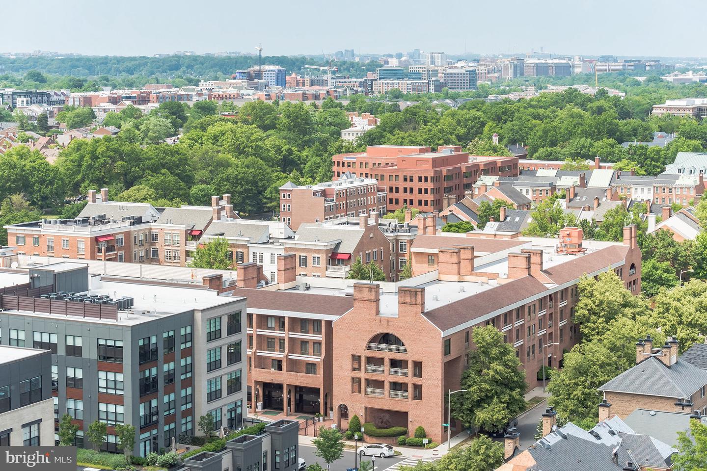 801 N PITT ST #411, ALEXANDRIA, Virginia 22314, ,1 BathroomBathrooms,Residential,For sale,801 N PITT ST #411,VAAX2054540 MLS # VAAX2054540