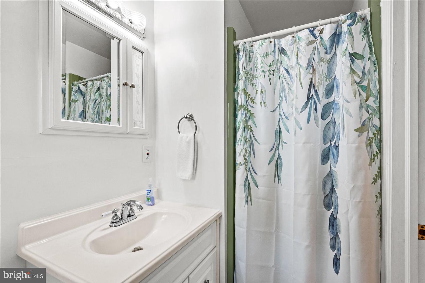 412 MARSHALL AVE, COLONIAL BEACH, Virginia 22443, 3 Bedrooms Bedrooms, ,2 BathroomsBathrooms,Residential,For sale,412 MARSHALL AVE,VAWE2010564 MLS # VAWE2010564